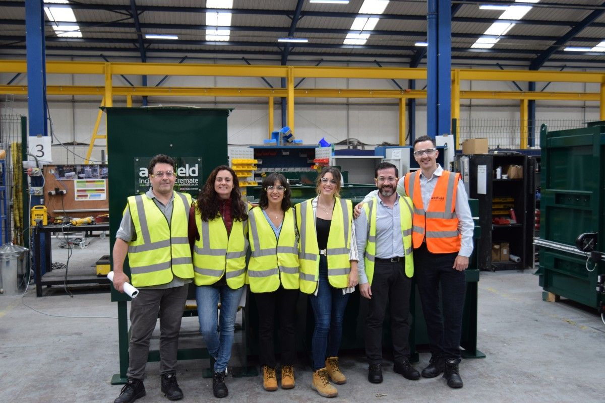 PARTE DEL EQUIPO DE IGE VISITA LA MATRIZ ADDFIELD EN INGLATERRA ??????